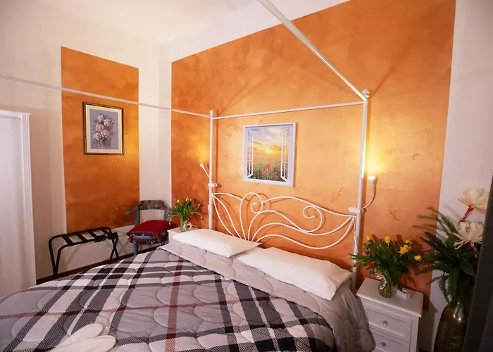  Like Romeo Suites