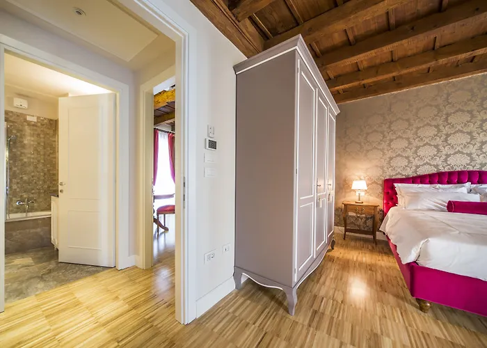 Lady Capulet Apartments