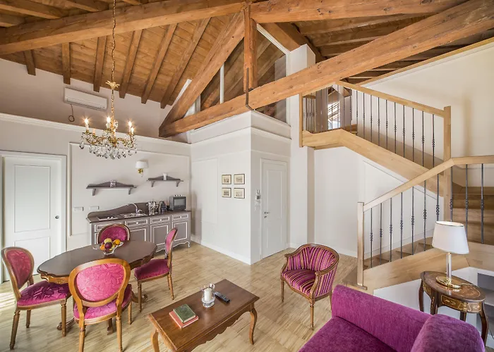 Lady Capulet Apartments